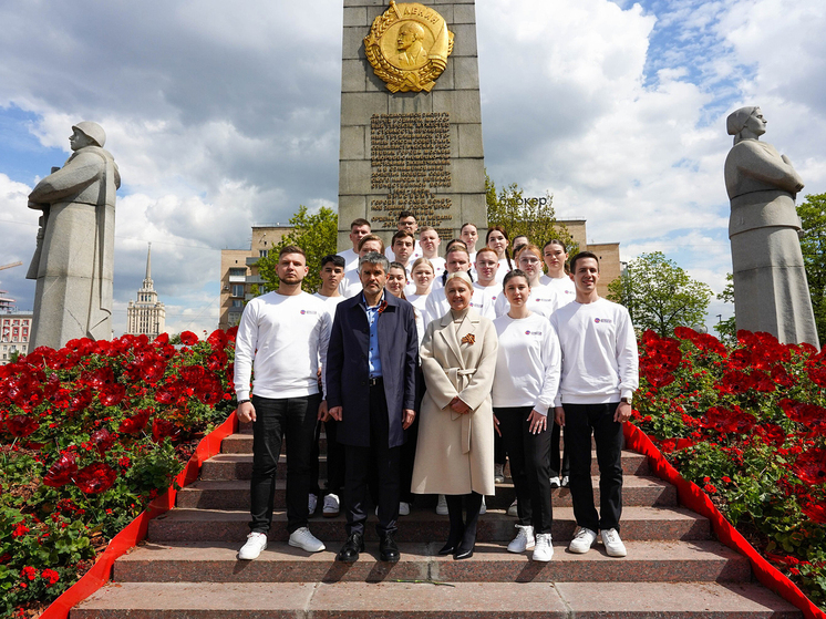 Через памятные встречи, заботу о мемориалах и масштабные форумы столица создает живую связь между поколениями