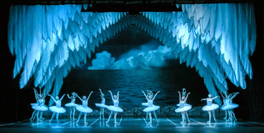 На радиостанции Судного дня заиграло Лебединое озеро