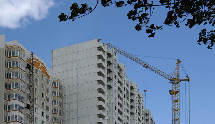 Квартира с террасой вместо коттеджа: аналитики заявили о новом тренде