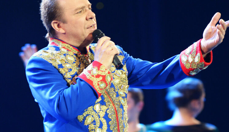 «Живая деревня на сцене»: Девятов рассказал, как продолжил дело деда