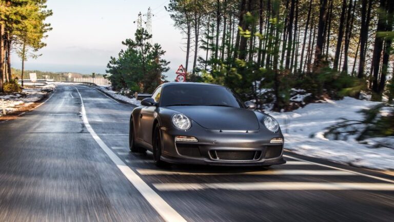 Ездил на Porsche: в Швейцарии беженца из Украины заставили вернуть социальную помощь»>