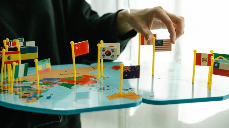 Как будет делиться мир в XXI веке: могут ли быть эффективными альянсы без участия США»>