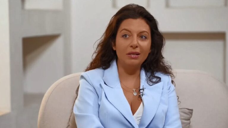 Маргарита Симоньян, которой диагностировали рак, показалась без парика (фото)»>