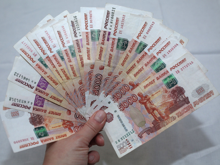 В России предлагают ежегодную индексацию зарплат для всех россиян: в чем риски