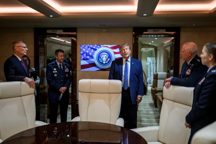 Трамп на новом самолете